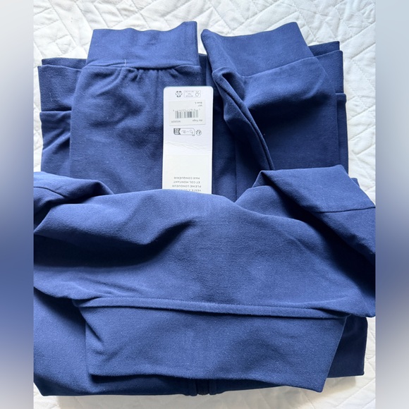 New w/ Tags ALO Yoga Men's Navy Conquer Max Mock Neck Full Zip | Size L - Picture 10 of 11